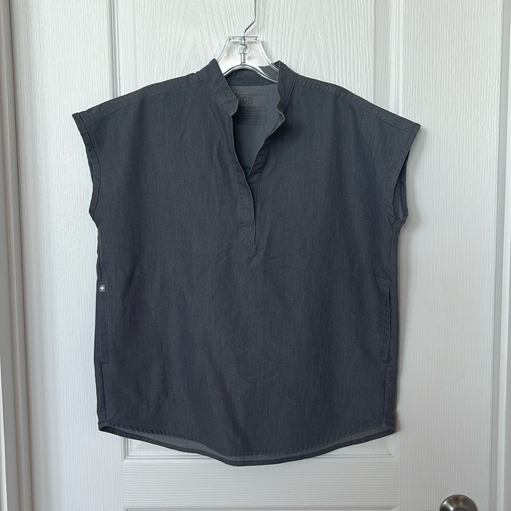 FIGS Scrub Set - Zamora Jogger (S) & Rafaela Top (XXS) in Graphite
